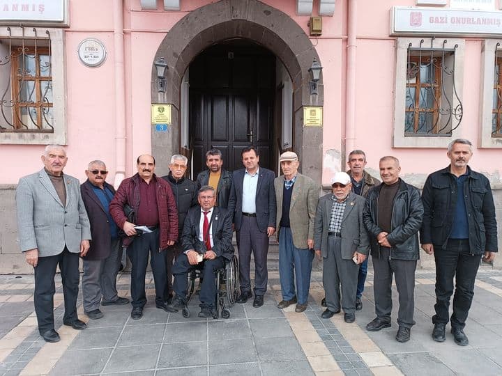 MHP MİLLETVEKİLİ ADAYI KURT HARP MALÜLÜ GAZİLER ŞEHİT DUL VE YETİMLERİ DERNEĞİ ÜYELERİYLE BULUŞTU