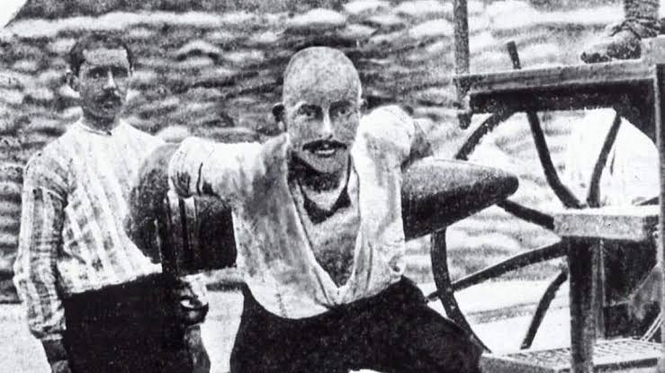 ZUHAL TERLİKLİ'NİN YORUMUYLA ÇANAKKALE ŞEHİTLERİNE...