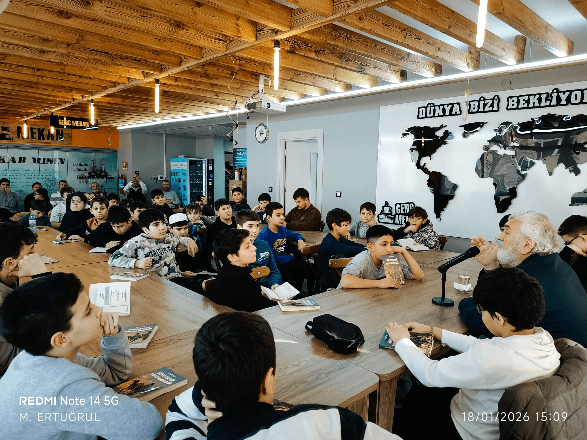 Ali Özkanlı Miniklerle Buluştu