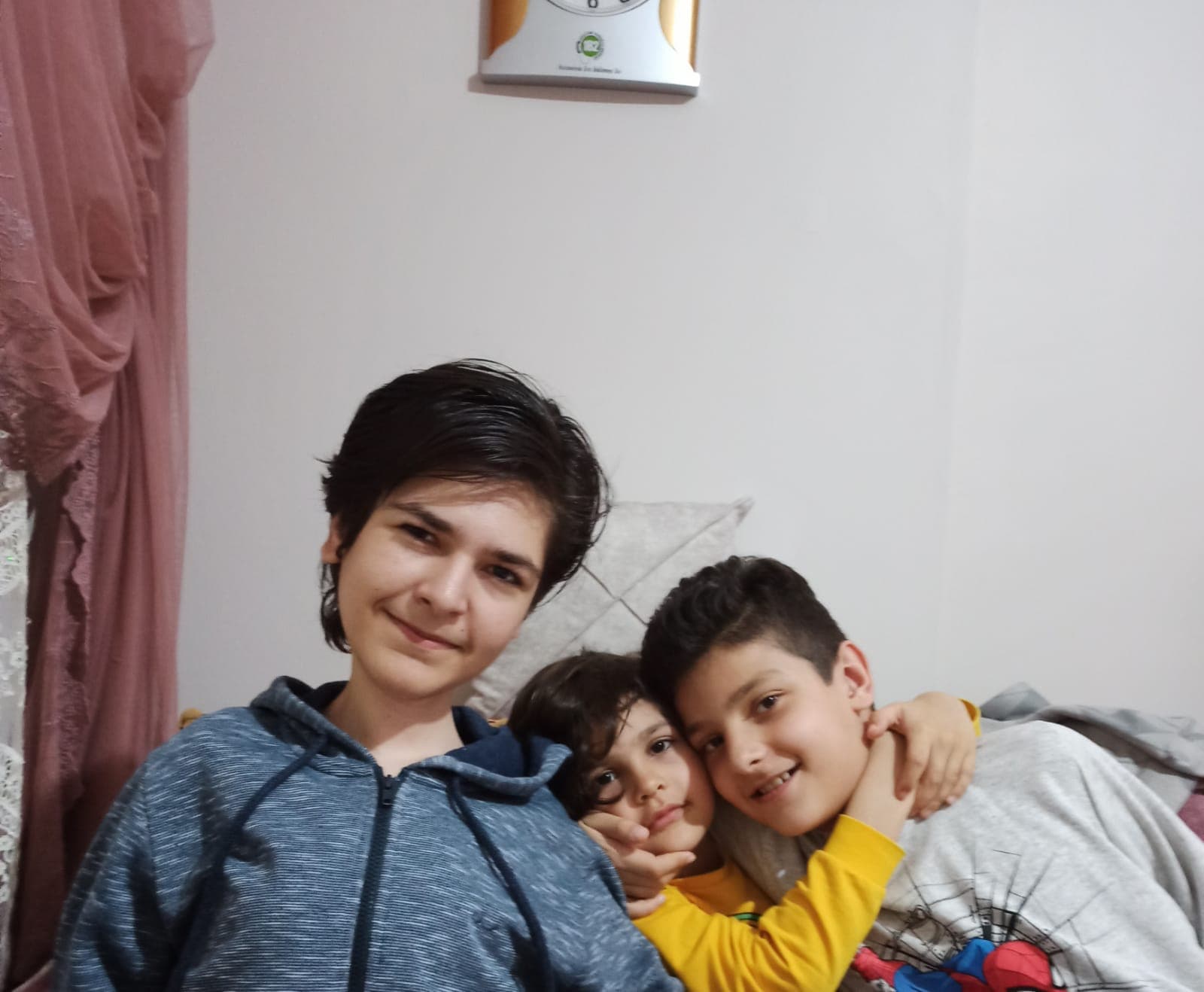 NEŞESİ KALBİNDE, KALBİ GÖZLERİNDE